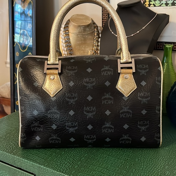 MCM Princess Lion Visetos Boston Duffle Bag - Picture 2 of 16